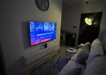 شقة بصالة وغرفة نوم