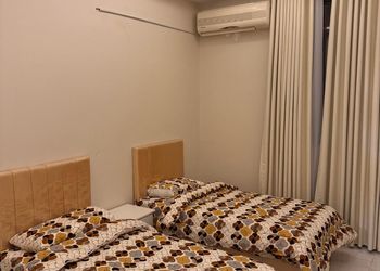 ثلاث غرف وصالة بدخول ذاتي 