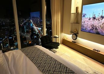 شقة بصالة أنيقة وإطلالة مميزة
