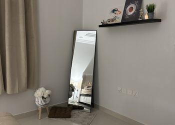 شقة بغرفة جلوس وغرفة نوم 