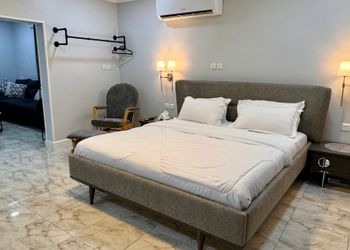 استديو هادئ بدخول ذاتي 