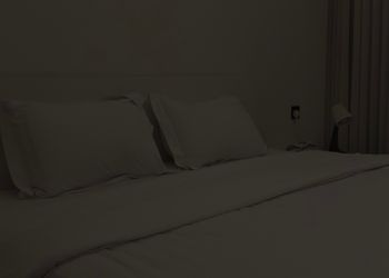 استديو بسرير ماستر وجلسة جانبية 