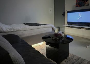استديو هادئ بدخول ذاتي
