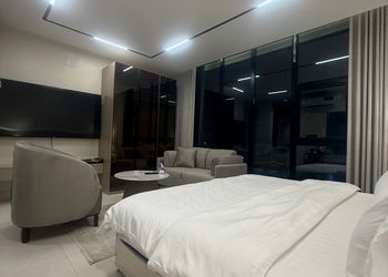 استديو بأثاث مريح وبسيط 