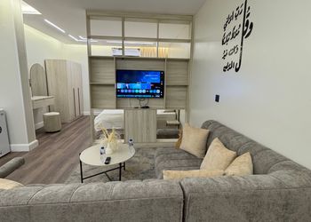 استديو بسرير ماستر وجلسة جانبية