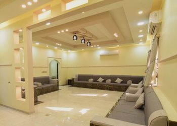 استراحة بمسطح اخضر وألعاب أطفال