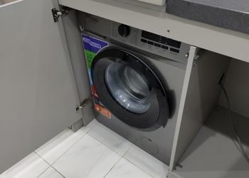 شقة بأثاث مريح وبسيط