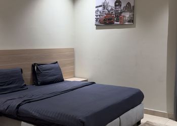 استديو بسرير ماستر وأثاث مريح 