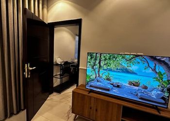 استديو بسرير ماستر وجلسة جانبية 