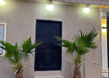 استديو هادئ وبأثاث مريح وبسيط 
