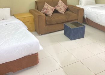 شقة بغرفتين نوم وأثاث مريح