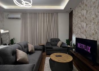 استديو هادئ بسرير ماستر
