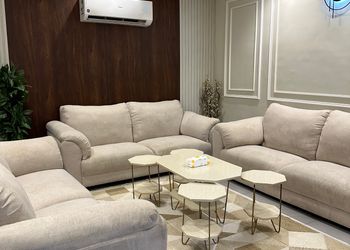 شاليه بمسطح اخضر وجلسة خارجية 