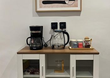 استديو بأثاث مريح وبسيط 