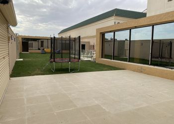 شاليه بمسطح اخضر