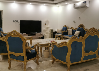 استراحة بمسطح اخضر وجلسه خارجيه