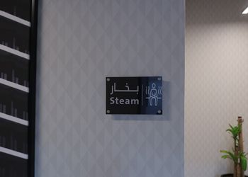 شقة أنيقة بصالة وغرف نوم