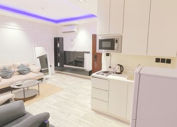 شقة بتصميم أنيق ودخول ذاتي