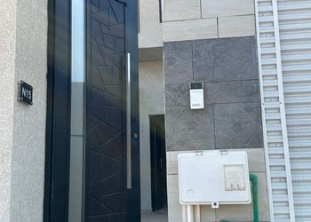 استديو هادئ بسرير ماستر 