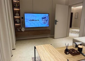 شقة بغرفة معيشة وغرفة نوم 