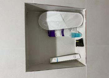 شقة بغرفة معيشة وغرفة نوم 