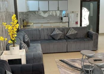 شاليه بألعاب أطفال ومسبح