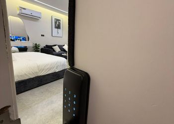 استديو هادئ بسرير ماستر 