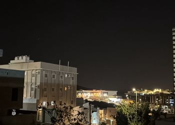 شقة بصالة أنيقة وغرفتين نوم 