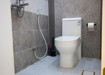 استديو بأثاث مريح وبسيط 