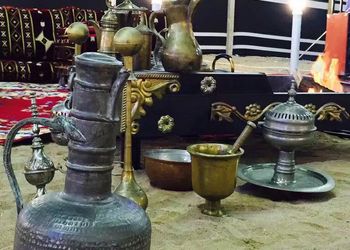 مخيم ببيت شعر وجلسة خارجية 