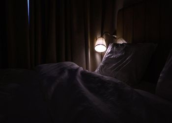 استديو بسرير ماستر وجلسة جانبية