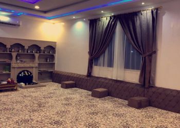 شاليه بملعب كرة طائرة
