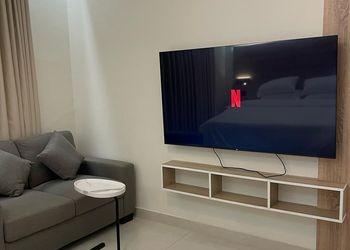 استديو بسرير ماستر وأثاث مريح 