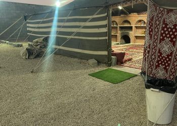 مخيم بخيمة ومجلس 