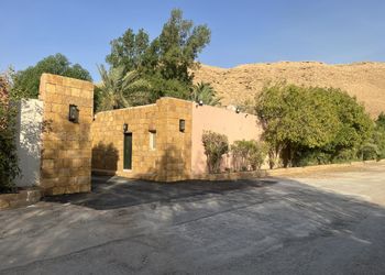 مزرعة بجلسه خارجيه مطله عالنخيل 