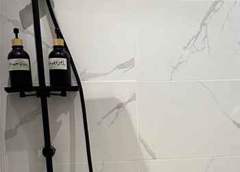 استديو بسرير ماستر وجلسة جانبية