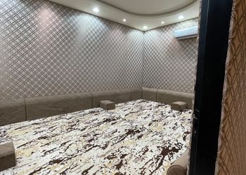 شاليه بمسبح خارجي وجلسة خارجية