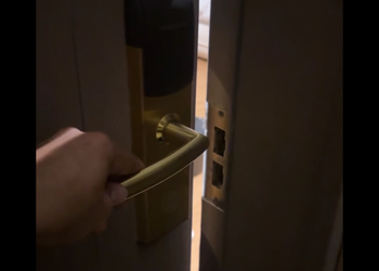 استديو هادئ بسرير ماستر 