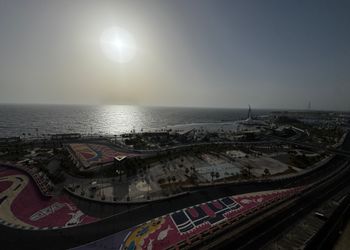 شقة بغرفة معيشة وغرفة نوم 