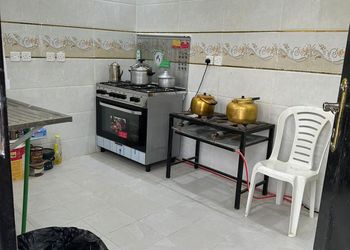 استراحة بمجلس وفناء خارجي 