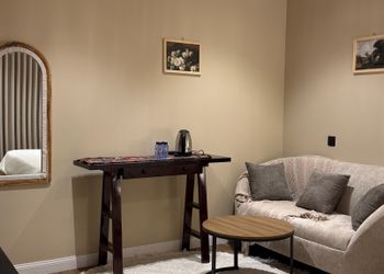 استديو بدخول ذاتي وتصميم هادئ 