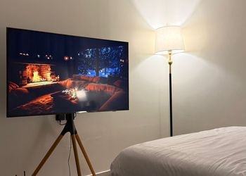 استديو بسرير ماستر وجلسة جانبية