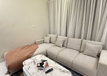 شقة انيقة بغرفتين نوم وصالة