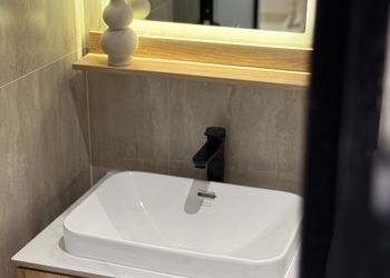 استديو بسرير ماستر وجلسة جانبية