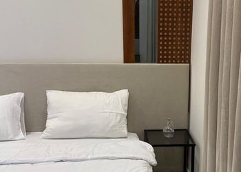 استديو بسرير ماستر وجلسة جانبية