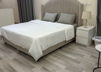 استديو بسرير ماستر وجلسة جانبية