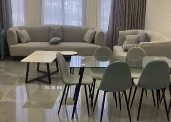 شاليه بصالة جلوس ومسبح داخلي 