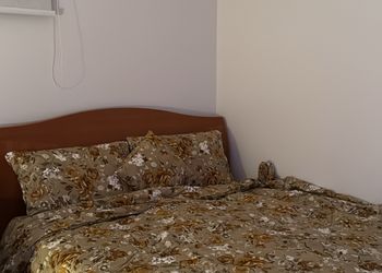 استديو بسرير ماستر وجلسة جانبية
