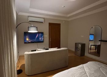 استديو هادئ بسرير ماستر 