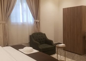 استديو بسرير ماستر وجلسة جانبية 
